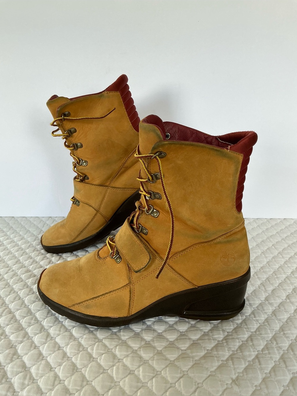Timberland Women’s Tan Yellow Nubuck Lace Up Wedge Ankle Boots 10